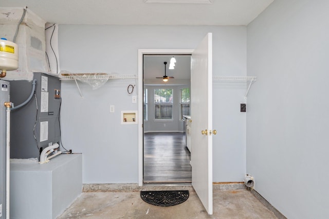 504 Shortwell Ave, Crestview, FL 32539 - washroom featuring hookup for a washing machine, a ceiling fan, and heating unit