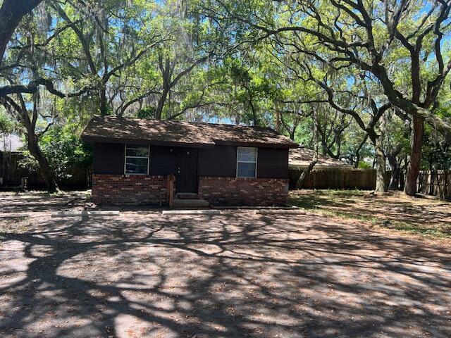 947 Don Dr, Fort Walton Beach, FL 32547 - single story home featuring brick siding