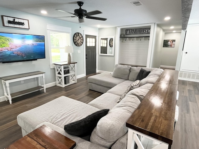 612 NE Powell Dr, Fort Walton Beach, FL 32547 - living area featuring wood finished floors, a ceiling fan, and recessed lighting
