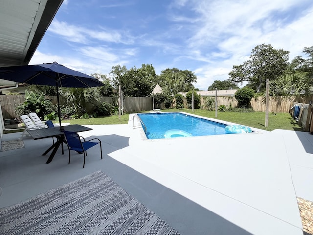 612 NE Powell Dr, Fort Walton Beach, FL 32547 - view of pool featuring a fenced backyard and a patio area