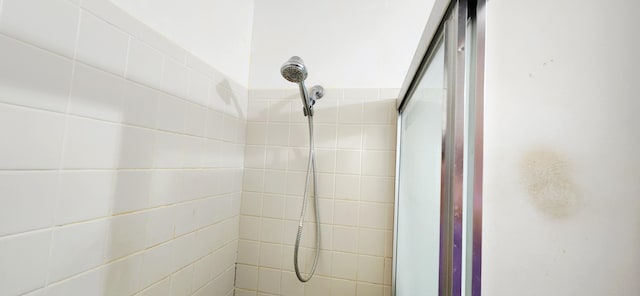 904 Tokalon Ct, Fort Walton Beach, FL 32547 - bathroom view of tiled shower