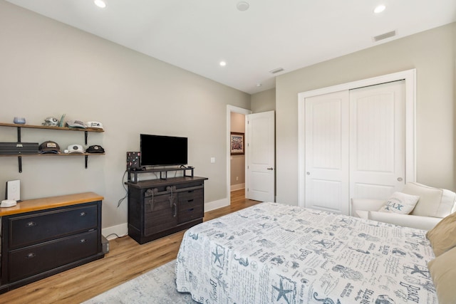 508 W Point Washington Rd, Santa Rosa Beach, FL 32459 - bedroom with light wood finished floors, a closet, and recessed lighting