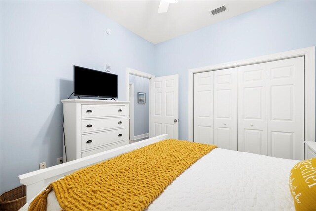 231 Somerset Bridge Rd Unit 1209, Santa Rosa Beach, FL 32459 - bedroom with a closet and a ceiling fan