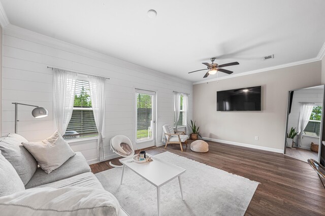 1819 Stable Ln, Fort Walton Beach, FL 32547 - living room featuring crown molding, wood finished floors, and ceiling fan