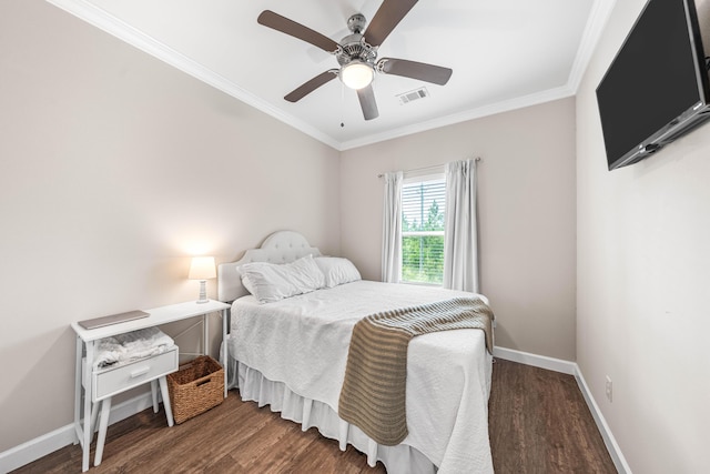 1819 Stable Ln, Fort Walton Beach, FL 32547 - bedroom featuring wood finished floors, ornamental molding, and a ceiling fan