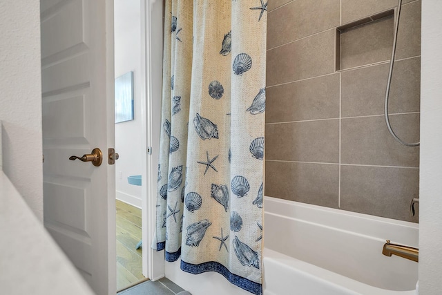 386 Grande Pointe Cir, Inlet Beach, FL 32461 - bathroom with shower / tub combo with curtain
