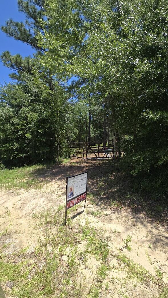6045 Sand Hill Rd, Crestview, FL 32539
