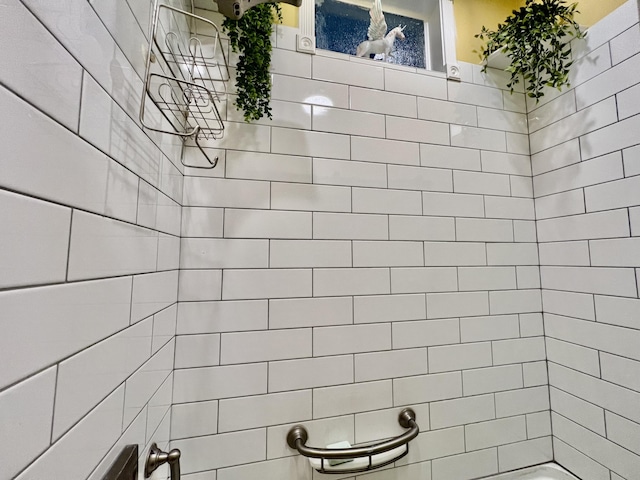 226 N Marsh Lndg, Freeport, FL 32439 - full bath with shower / bathtub combination