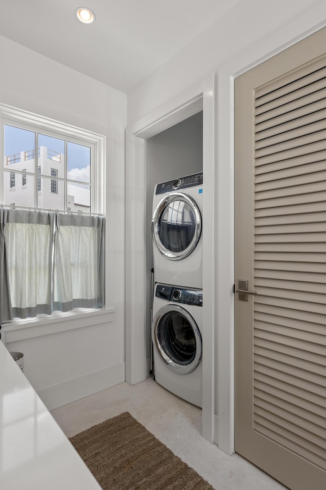 40 Silver Sea Ct Unit Aa4, Inlet Beach, FL 32461 - washroom with estacked washer and dryer and recessed lighting