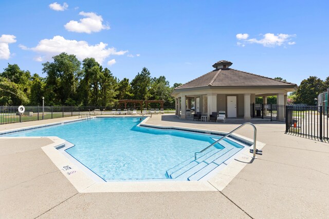 96 Garnet Pl, Destin, FL 32541 - community pool with a patio