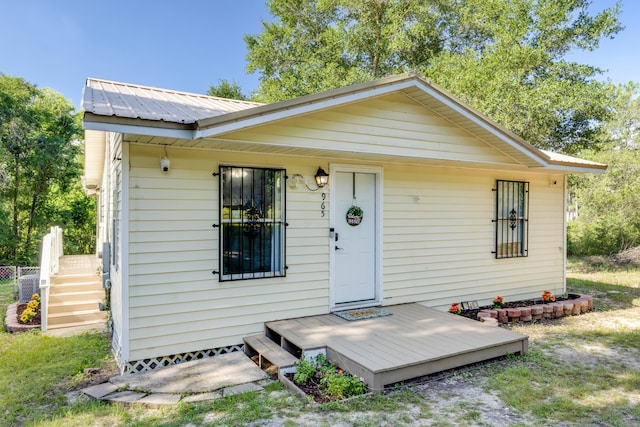 965 B St, Crestview, FL 32536 - bungalow-style home featuring a metal roof