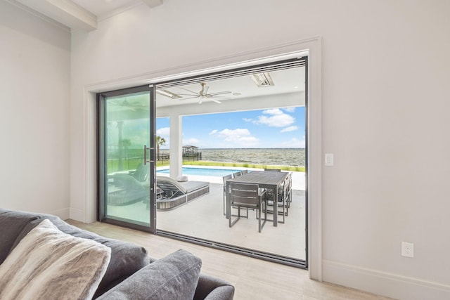 31 Driftwood Ct, Santa Rosa Beach, FL 32459 - living area featuring a ceiling fan and a water view