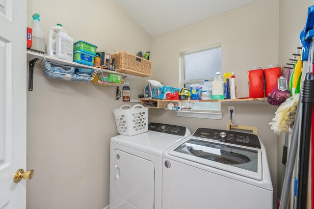 337 Peggy Dr, Crestview, FL 32536 - laundry area featuring washer and clothes dryer