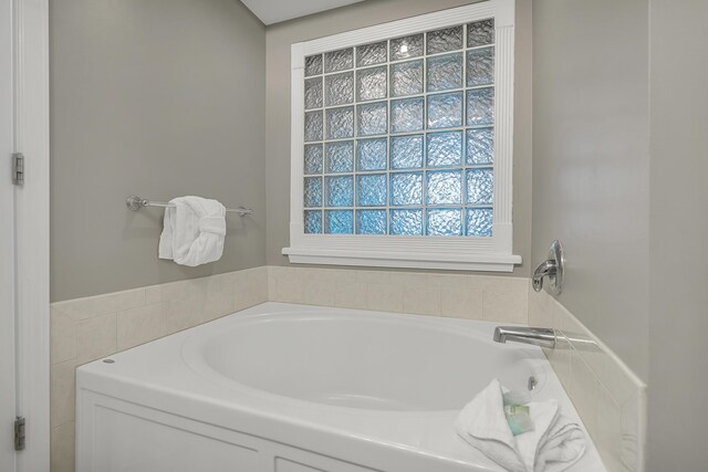 1517 SW Miracle Strip Pkwy Unit 309, Fort Walton Beach, FL 32548 - bathroom featuring a bath
