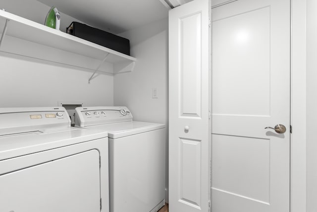 431 Linkside Cir, Miramar Beach, FL 32550 - laundry area with washer and clothes dryer