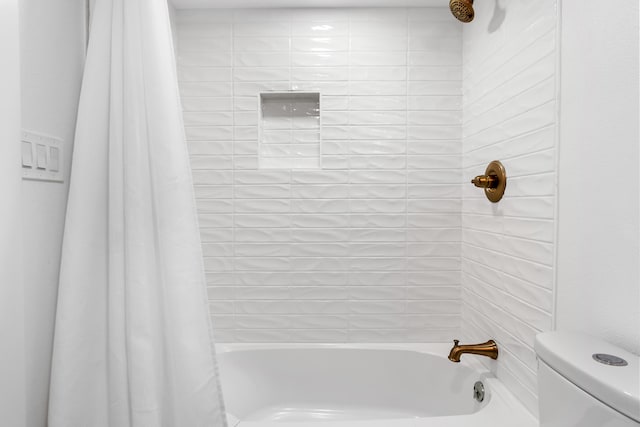 431 Linkside Cir, Miramar Beach, FL 32550 - bathroom with shower / bath combination with curtain