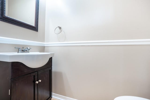 2786 Willow Bend Ct, Crestview, FL 32539 - half bathroom featuring vanity and toilet