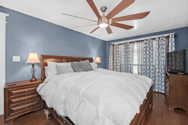 6539 Robar Tesora St, Navarre, FL 32566 - bedroom featuring wood finished floors and a ceiling fan