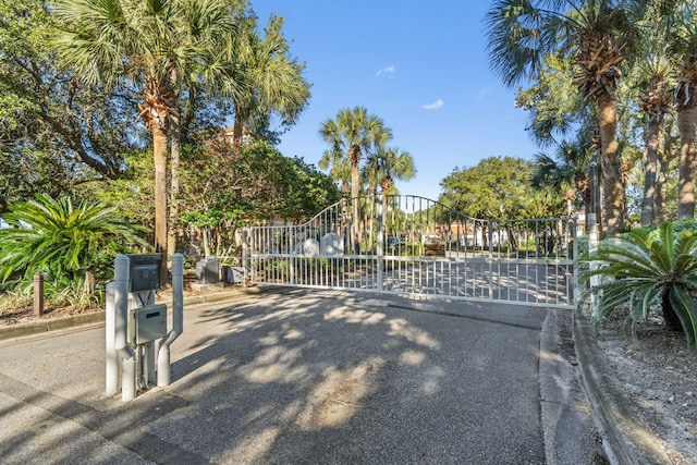 4739 Amhurst Cir, Destin, FL 32541 - view of gate