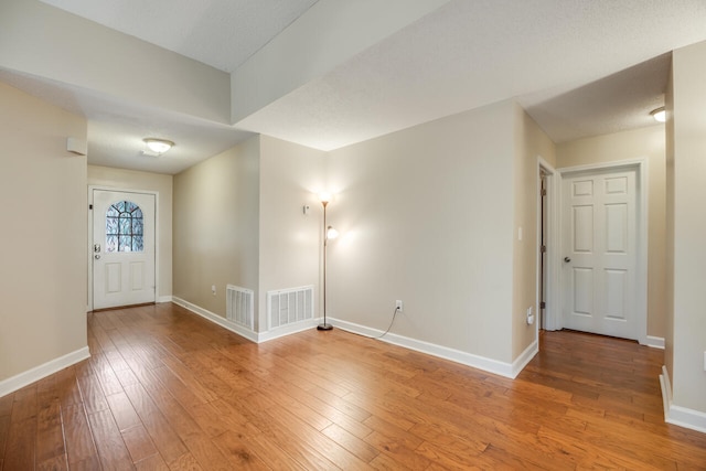 2808 Ping Ln, Crestview, FL 32539 - entryway featuring light wood-style floors and baseboards