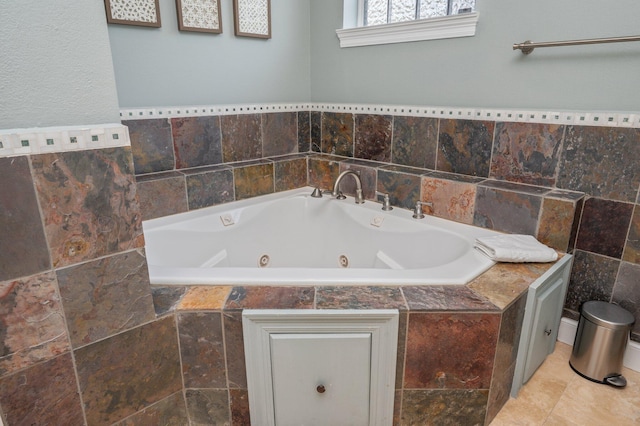 102 Terra Cotta Way, Destin, FL 32541 - bathroom with a whirlpool tub and toilet