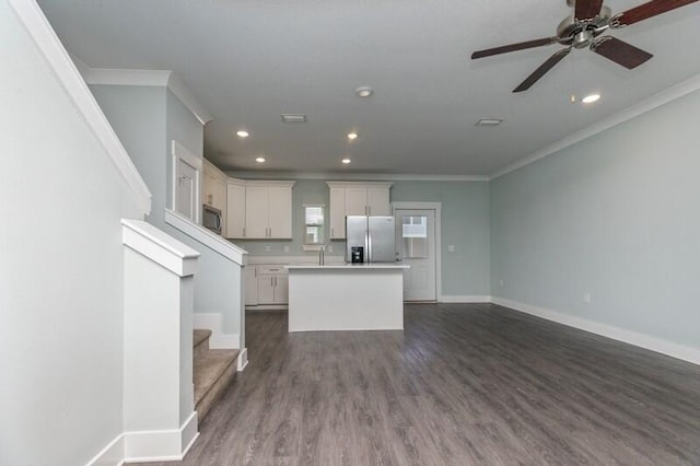151 N Sand Palm Rd Unit 151, Freeport, FL 32439 - kitchen with stainless steel appliances, ornamental molding, a kitchen island, recessed lighting, and ceiling fan