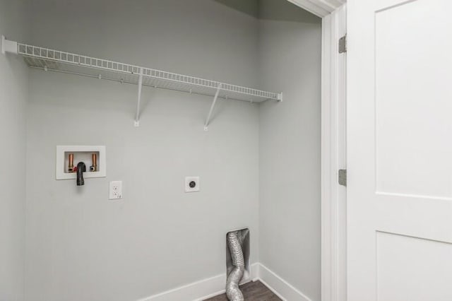 151 N Sand Palm Rd Unit 151, Freeport, FL 32439 - laundry area featuring electric dryer hookup, wood finished floors, and washer hookup