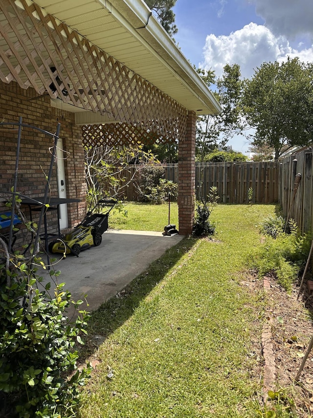 1174 Witshire Ct, Fort Walton Beach, FL 32547 - fenced backyard featuring a patio