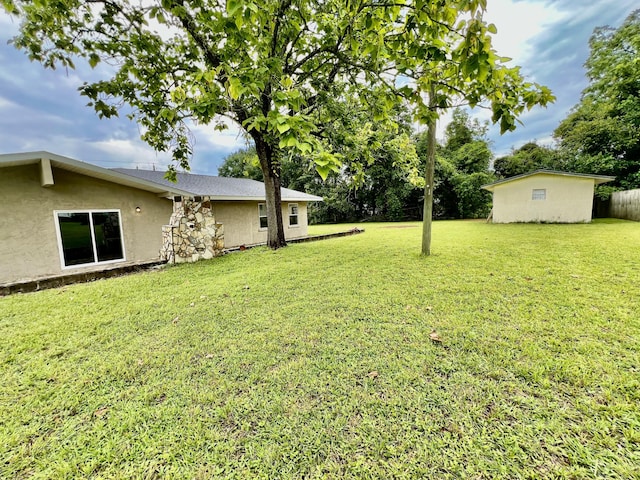 16 N 1st St, Defuniak Springs, FL 32433 - view of yard