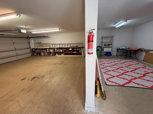 905 Cloverdale Ct, Fort Walton Beach, FL 32547 - garage featuring a garage door opener