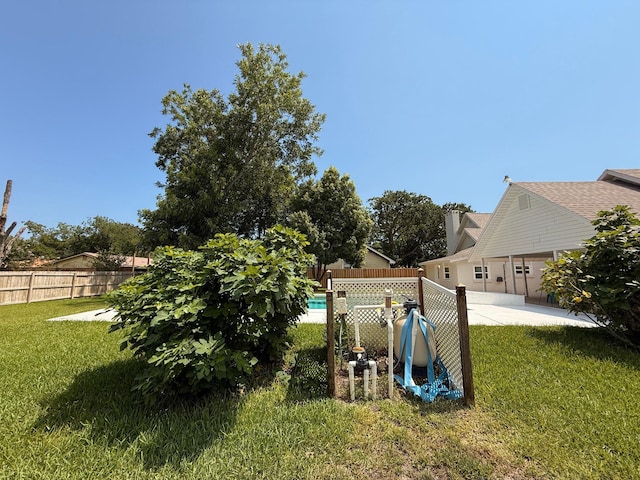 905 Cloverdale Ct, Fort Walton Beach, FL 32547 - fenced backyard featuring a patio