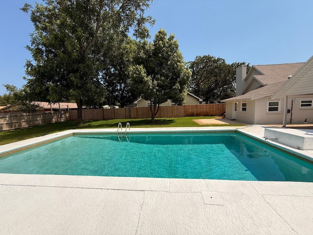 905 Cloverdale Ct, Fort Walton Beach, FL 32547 - view of swimming pool with a fenced backyard and a patio