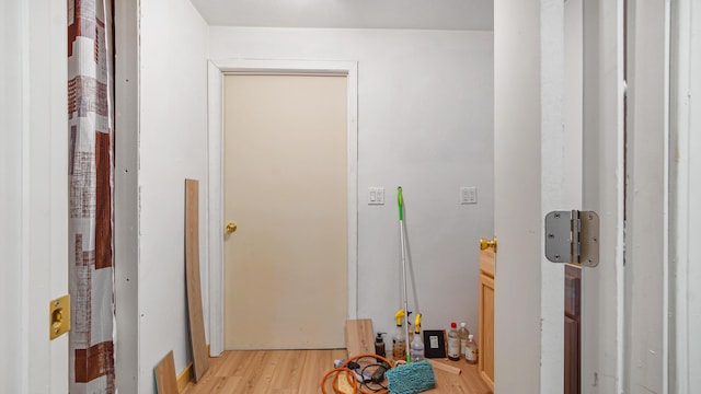 70 River Loop, Ponce De Leon, FL 32455 - hallway with light wood finished floors