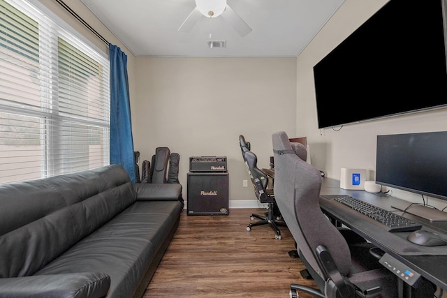 2327 Hadleigh Hills Ct, Navarre, FL 32566 - photo 29