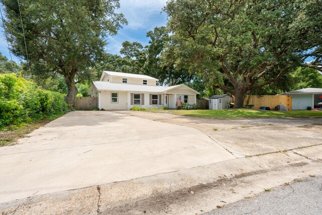 214 NW Loizos Dr, Fort Walton Beach, FL 32548 - photo 2