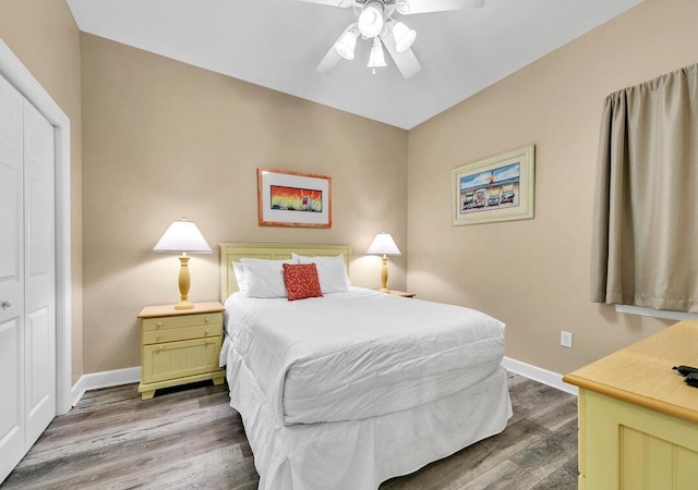 231 Somerset Bridge Rd Unit 2308, Santa Rosa Beach, FL 32459 - bedroom featuring wood finished floors, ceiling fan, and a closet