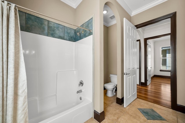 3929 Indian Springs Rd, Panama City, FL 32404 - bathroom featuring ornamental molding, shower / bath combo, and tile patterned floors