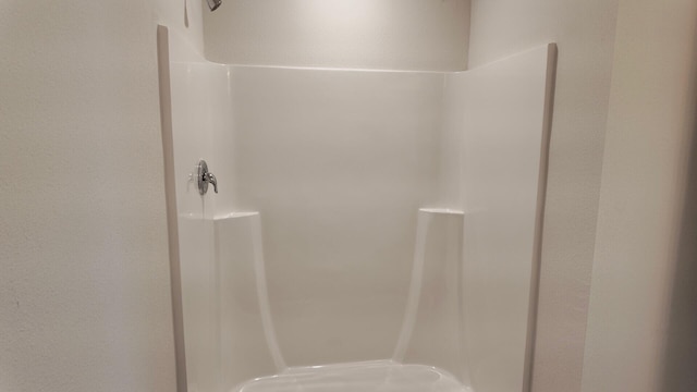 4408 Marine Loop, Crestview, FL 32539 - bathroom featuring a shower