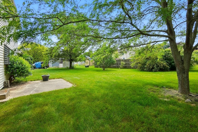 1985 Fox Run, Troy, OH 45373 - view of yard with a patio area