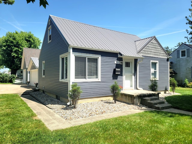102 Zillah St, Celina, OH 45822 - photo 1