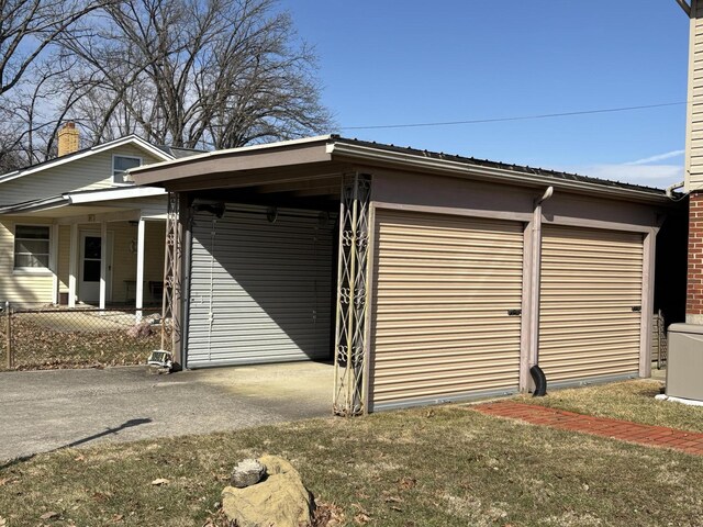 10989 Seminole Shore Dr, Huntsville, OH 43324 - view of garage
