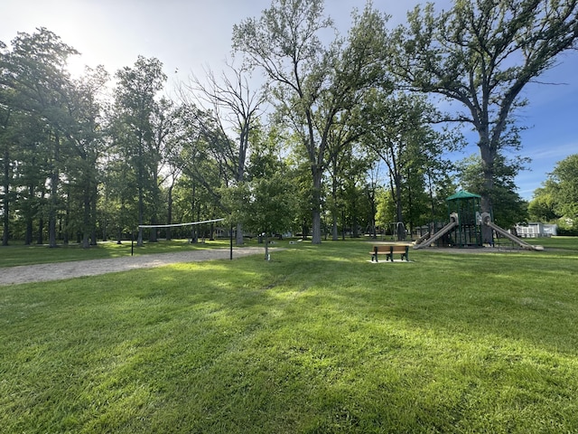 13864 Public Dr, Lakeview, OH 43331 - view of property's community with a lawn and volleyball court