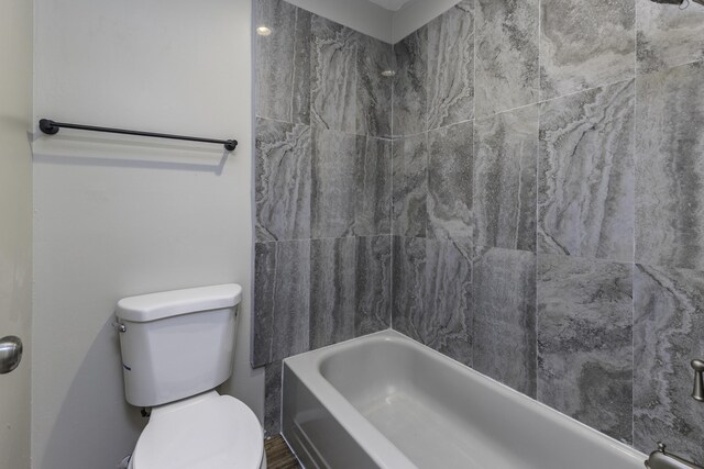 3112 Legend Way, Dayton, OH 45449 - bathroom featuring toilet and shower / bath combination