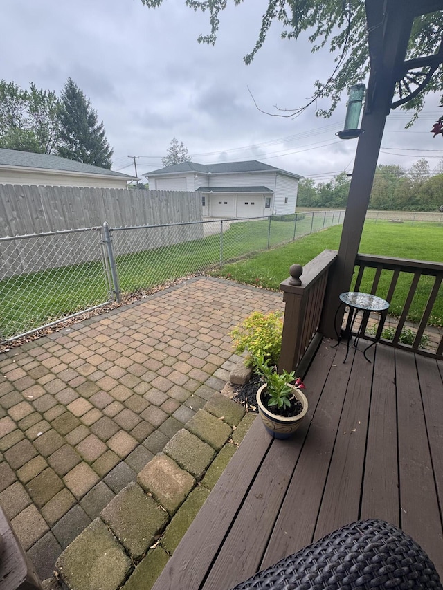 612 S Main St, Saint Marys, OH 45885 - view of wooden deck