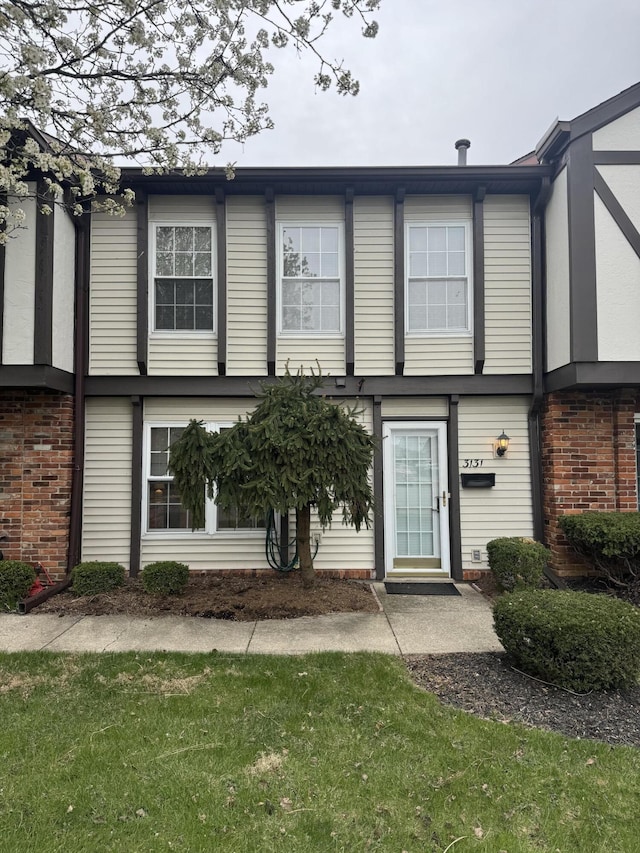 3131 El Camino Dr, Springfield, OH 45503 - view of property with brick siding