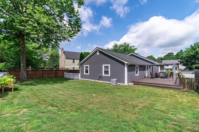 5175 Locust Post Ln, Columbus, OH 43230 - rear view of property featuring a fenced backyard and a deck