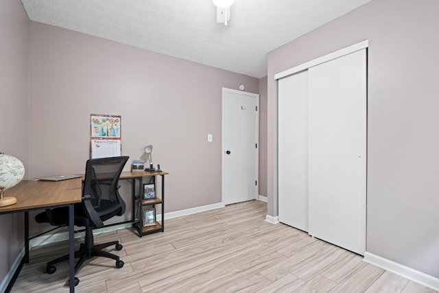 5175 Locust Post Ln, Columbus, OH 43230 - office space with light wood finished floors and baseboards