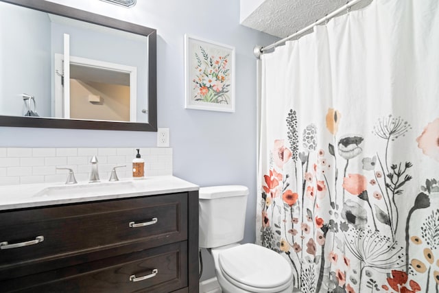 5175 Locust Post Ln, Columbus, OH 43230 - full bathroom featuring tasteful backsplash, vanity, and a shower with shower curtain