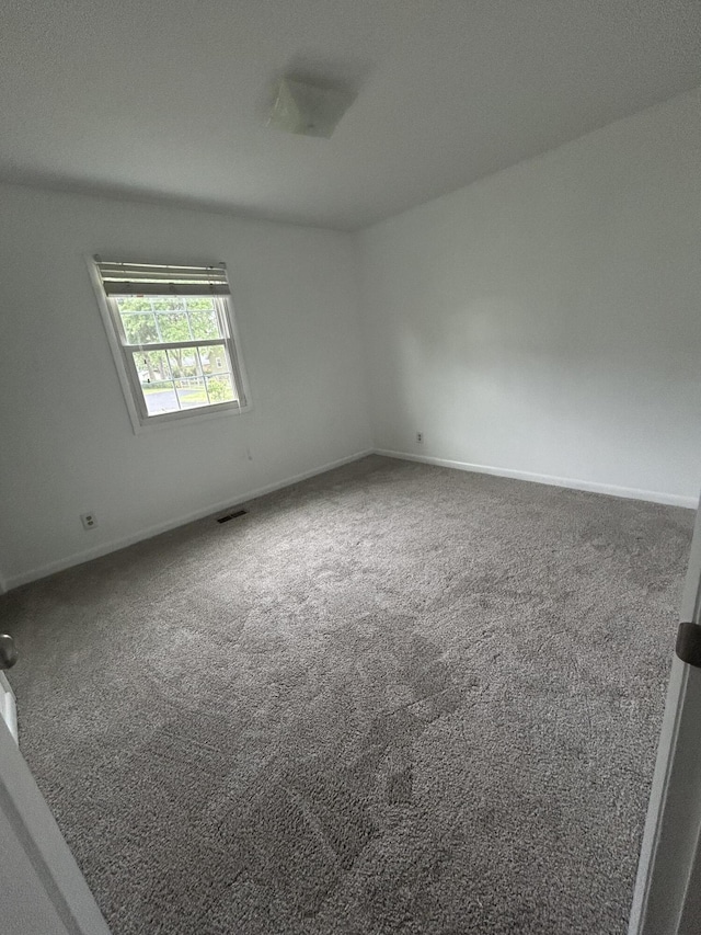 5151 Pheasant St, Lima, OH 45807 - unfurnished room featuring carpet floors