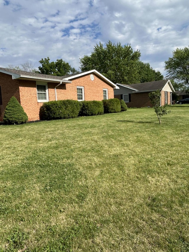 5151 Pheasant St, Lima, OH 45807 - view of grassy yard